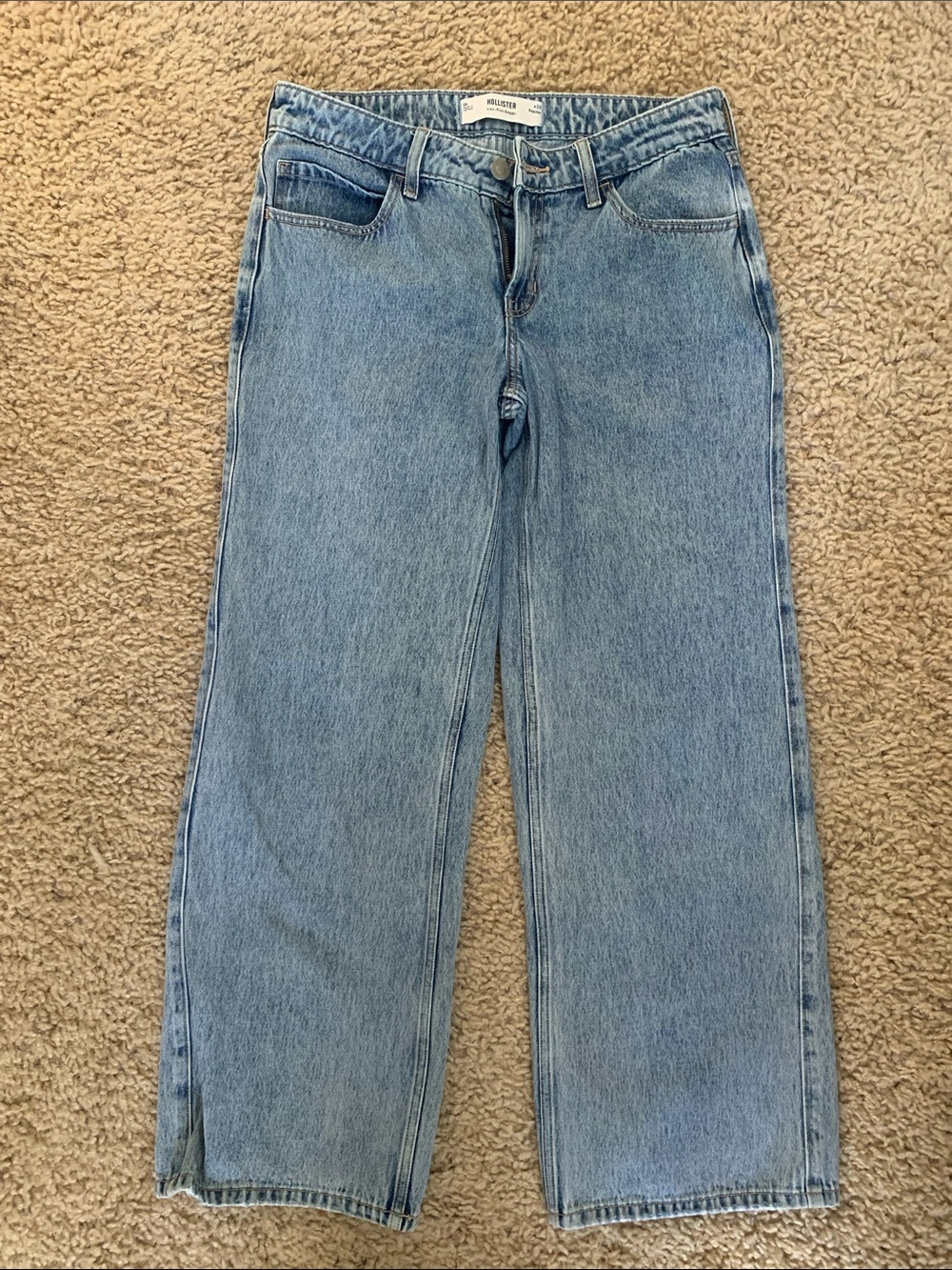 Hollister Women’s Low-Rise Baggy Jeans, 28” - Picture 3 of 6